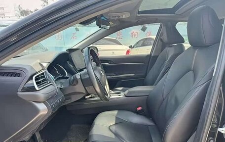 Toyota Camry, 2022 год, 3 860 000 рублей, 10 фотография