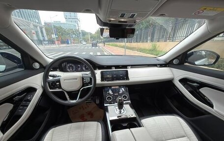 Land Rover Range Rover Evoque II, 2024 год, 4 400 000 рублей, 9 фотография