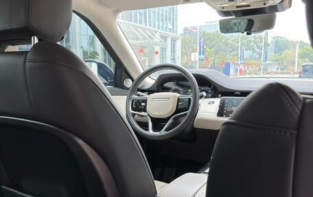 Land Rover Range Rover Evoque II, 2024 год, 4 400 000 рублей, 16 фотография