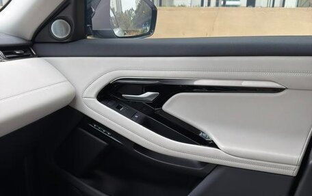 Land Rover Range Rover Evoque II, 2024 год, 4 400 000 рублей, 26 фотография