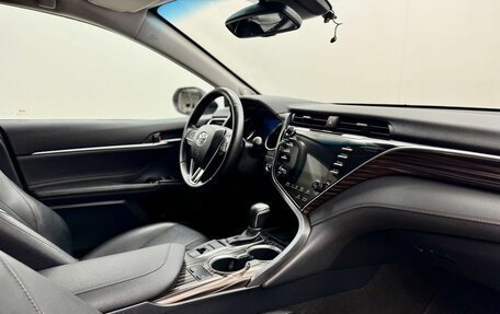 Toyota Camry, 2021 год, 3 298 000 рублей, 13 фотография