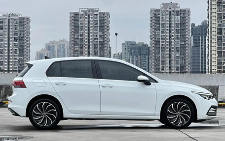 Volkswagen Golf VIII, 2023 год, 2 020 000 рублей, 6 фотография