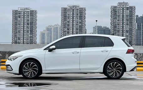 Volkswagen Golf VIII, 2023 год, 2 020 000 рублей, 4 фотография
