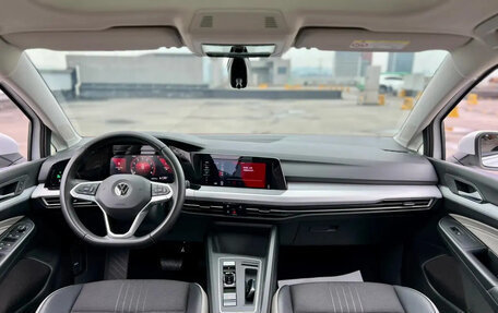 Volkswagen Golf VIII, 2023 год, 2 020 000 рублей, 11 фотография