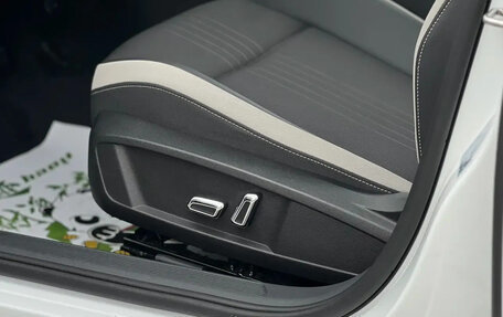 Volkswagen Golf VIII, 2023 год, 2 020 000 рублей, 15 фотография