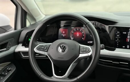 Volkswagen Golf VIII, 2023 год, 2 020 000 рублей, 13 фотография