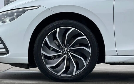 Volkswagen Golf VIII, 2023 год, 2 020 000 рублей, 22 фотография