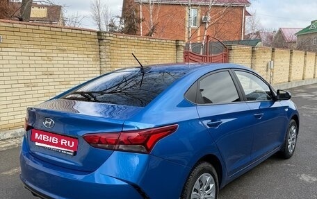 Hyundai Solaris II рестайлинг, 2021 год, 1 665 000 рублей, 3 фотография