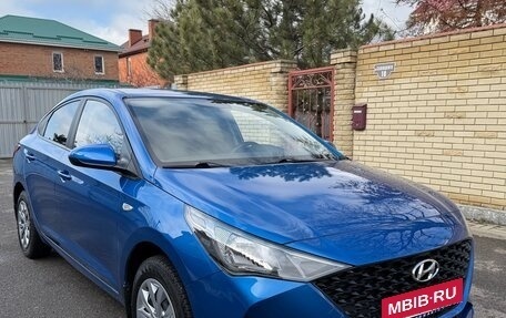 Hyundai Solaris II рестайлинг, 2021 год, 1 665 000 рублей, 2 фотография