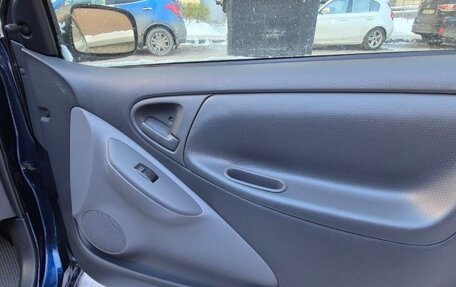 Toyota Yaris I рестайлинг, 2002 год, 520 000 рублей, 10 фотография