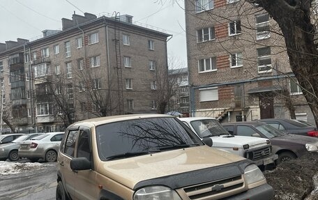 Chevrolet Niva I рестайлинг, 2004 год, 275 000 рублей, 3 фотография