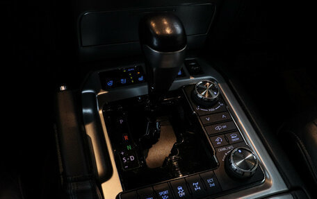 Toyota Land Cruiser 200, 2019 год, 7 359 000 рублей, 21 фотография