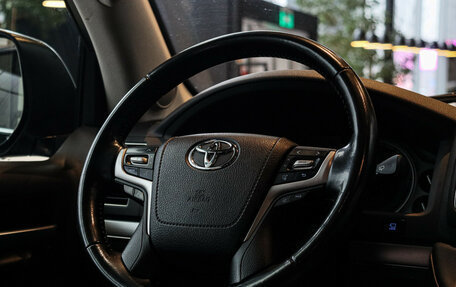 Toyota Land Cruiser 200, 2019 год, 7 359 000 рублей, 29 фотография