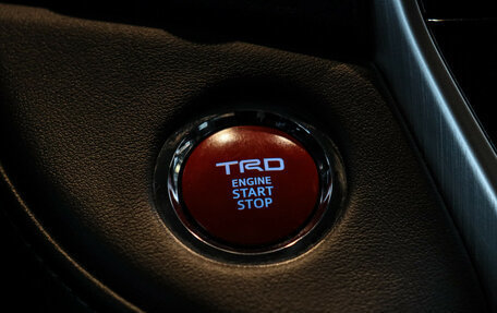 Toyota Land Cruiser 200, 2019 год, 7 359 000 рублей, 17 фотография