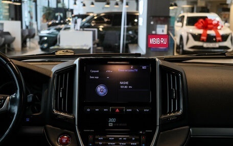 Toyota Land Cruiser 200, 2019 год, 7 359 000 рублей, 28 фотография