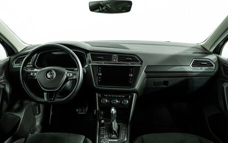 Volkswagen Tiguan II, 2018 год, 3 199 000 рублей, 13 фотография