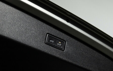 Volkswagen Tiguan II, 2018 год, 3 199 000 рублей, 22 фотография