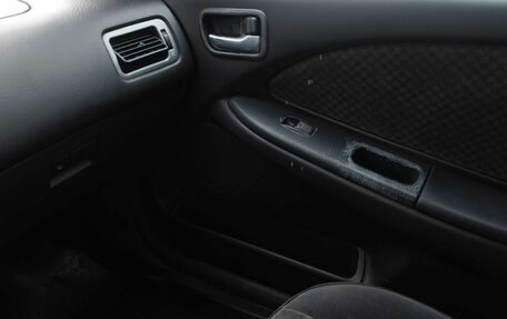 Toyota Avensis III рестайлинг, 2000 год, 350 000 рублей, 13 фотография