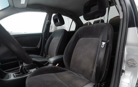 Toyota Avensis III рестайлинг, 2000 год, 350 000 рублей, 9 фотография