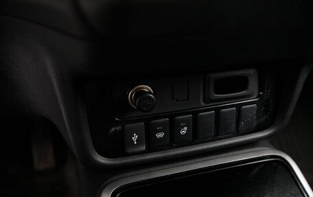 Mitsubishi Outlander III рестайлинг 3, 2020 год, 2 450 000 рублей, 15 фотография