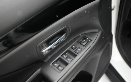 Mitsubishi Outlander III рестайлинг 3, 2020 год, 2 450 000 рублей, 10 фотография