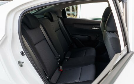 KIA Rio IV, 2021 год, 1 599 000 рублей, 8 фотография