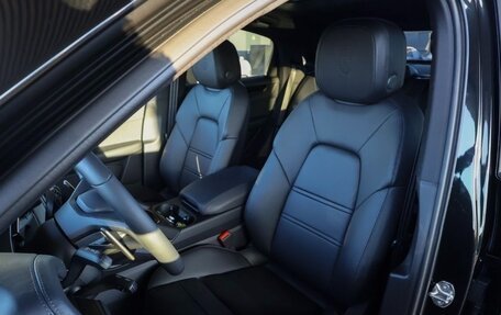 Porsche Cayenne III, 2024 год, 13 990 000 рублей, 11 фотография