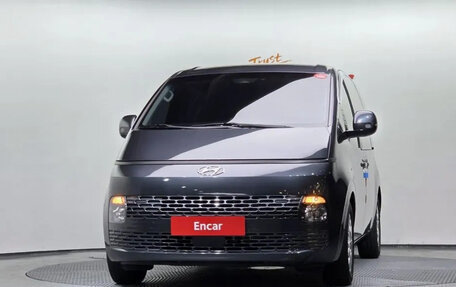 Hyundai Staria, 2022 год, 6 160 000 рублей, 2 фотография