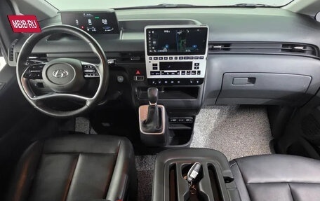 Hyundai Staria, 2022 год, 6 160 000 рублей, 5 фотография