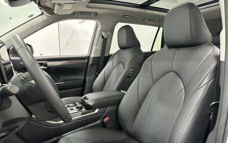 Toyota Highlander, 2025 год, 5 690 000 рублей, 27 фотография