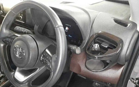 Toyota Yaris Cross, 2022 год, 1 500 000 рублей, 3 фотография