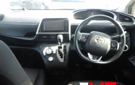 Toyota Sienta II, 2022 год, 1 295 000 рублей, 3 фотография