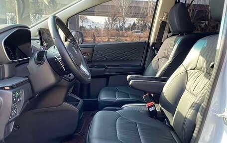 Honda Elysion, 2024 год, 6 300 000 рублей, 7 фотография