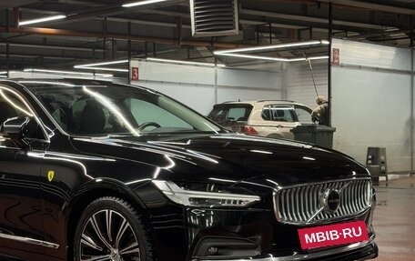 Volvo S90 II рестайлинг, 2021 год, 4 750 000 рублей, 2 фотография