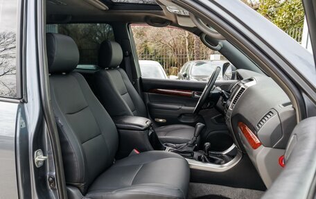 Toyota Land Cruiser Prado 120 рестайлинг, 2003 год, 1 575 000 рублей, 10 фотография