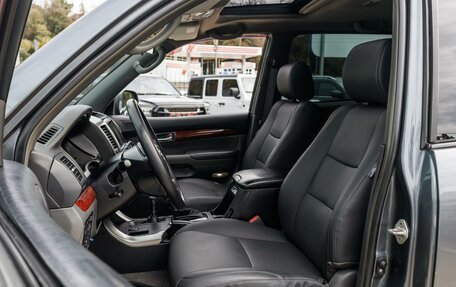 Toyota Land Cruiser Prado 120 рестайлинг, 2003 год, 1 575 000 рублей, 12 фотография