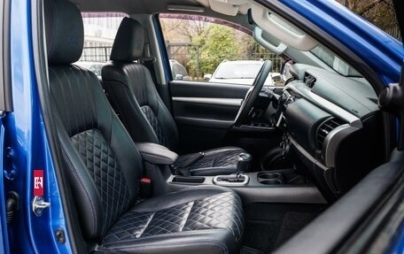 Toyota Hilux VIII, 2016 год, 3 700 000 рублей, 10 фотография