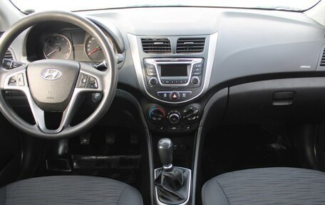 Hyundai Solaris II рестайлинг, 2015 год, 830 000 рублей, 9 фотография