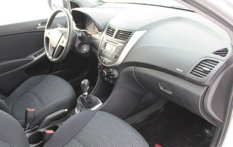 Hyundai Solaris II рестайлинг, 2015 год, 830 000 рублей, 7 фотография