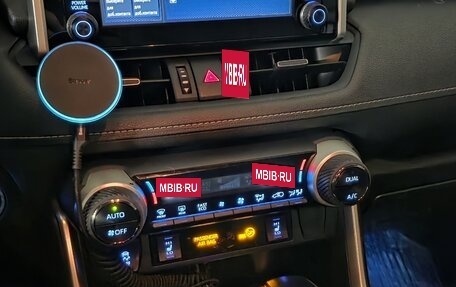 Toyota RAV4, 2021 год, 2 900 000 рублей, 6 фотография