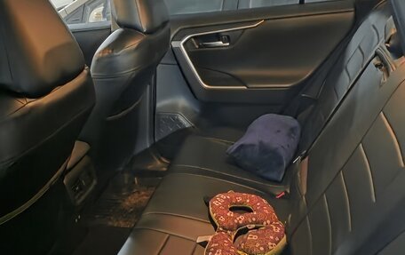 Toyota RAV4, 2021 год, 2 900 000 рублей, 8 фотография