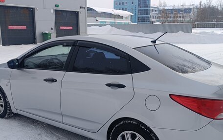 Hyundai Solaris II рестайлинг, 2015 год, 900 000 рублей, 5 фотография