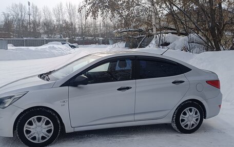 Hyundai Solaris II рестайлинг, 2015 год, 900 000 рублей, 7 фотография