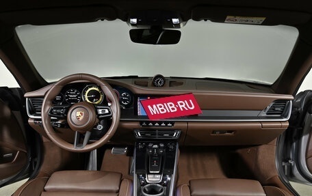 Porsche 911, 2021 год, 16 000 000 рублей, 8 фотография