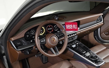 Porsche 911, 2021 год, 16 000 000 рублей, 18 фотография