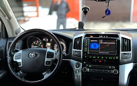 Toyota Land Cruiser 200, 2014 год, 3 200 000 рублей, 7 фотография