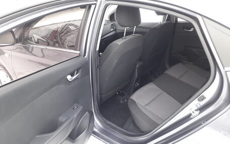 Hyundai Solaris II рестайлинг, 2021 год, 1 400 000 рублей, 11 фотография