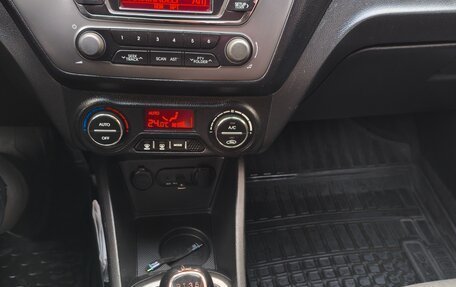 KIA Rio III рестайлинг, 2015 год, 800 000 рублей, 9 фотография