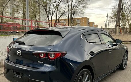 Mazda 3, 2021 год, 2 100 000 рублей, 5 фотография