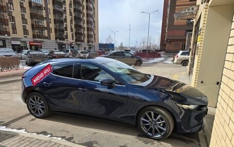 Mazda 3, 2021 год, 2 100 000 рублей, 9 фотография